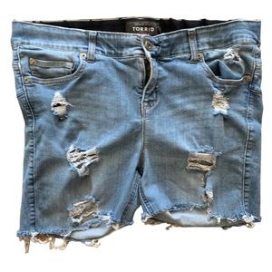 Torrid Distressed Bombshell Skinny Denim Shorts Size 16R